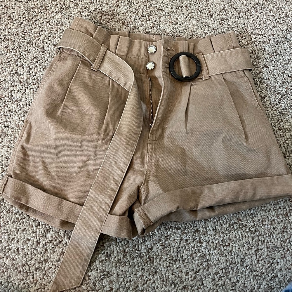 Forever 21 shorts, size 28. Tag if off but never worn!